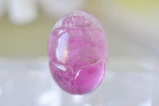 ピンクトルマリンスカラベカービング