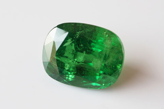 ツァボライトクッションミックスカット