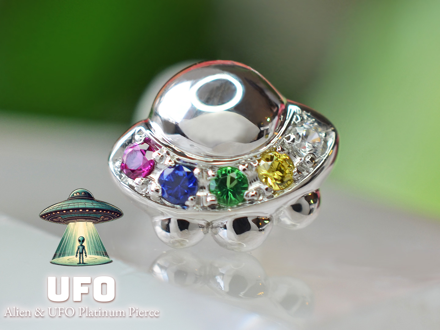 宇宙人とUFO プラチナダイヤモンドピアス