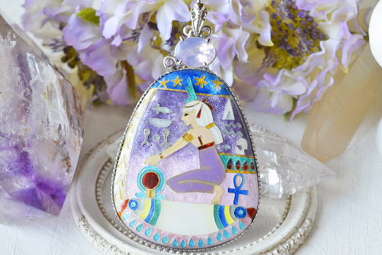 白クジラと天然石の七宝ペンダント