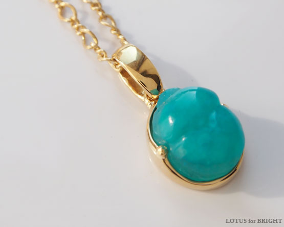 ジェムシリカ　スカラベカービング　K18ペンダントトップ