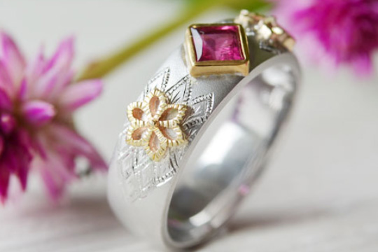 ピンクトルマリン　K18コンビネーションリング　グロリアス