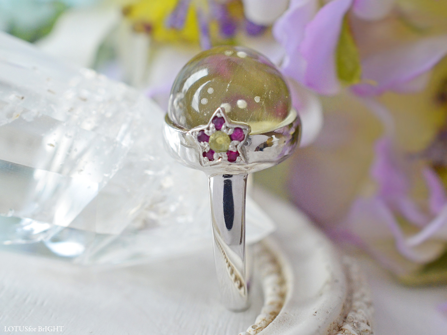 リビアングラス親子の恐竜とスターモチーフシルバーリング