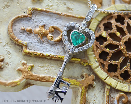 ラブハートキー誕生石プラチナダイヤモンドペンダントトップ