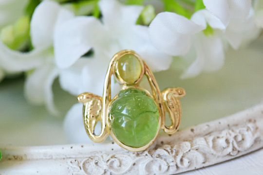 ペリドットスカラベペンダントトップ