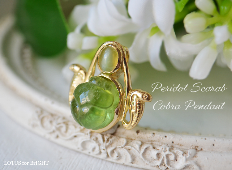 ペリドット　スカラベカービング　K18ペンダントトップ