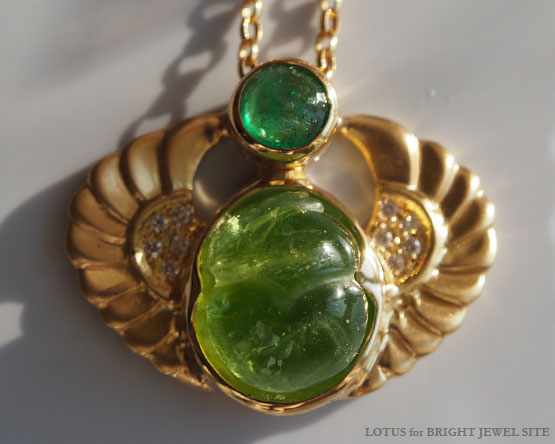 ペリドット　スカラベカービング　K18ペンダントトップ