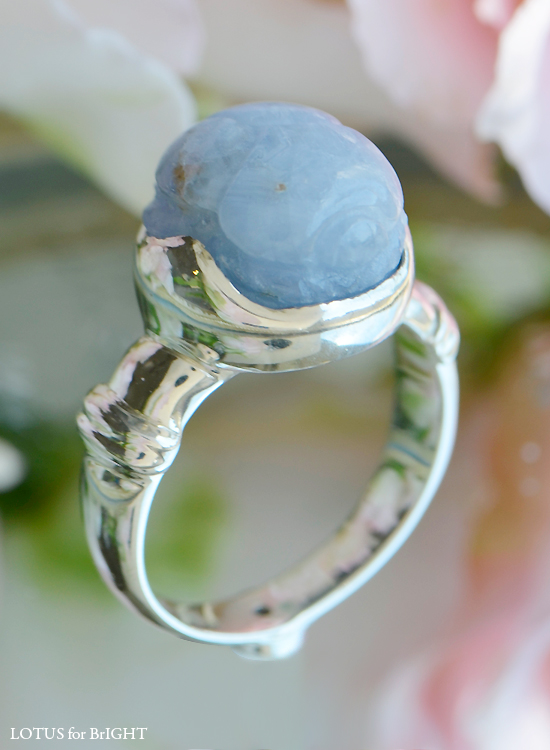 スターサファイアスカラベカービングシルバーリング