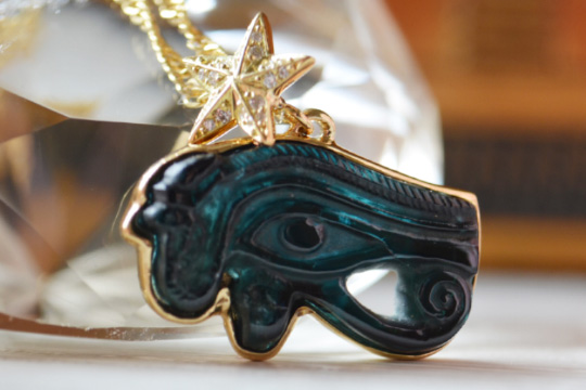 インディゴライトトルマリンウジャトカービングペンダント