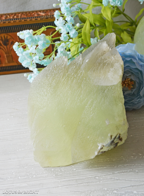 グリーンステラビームカルサイト犬牙状結晶