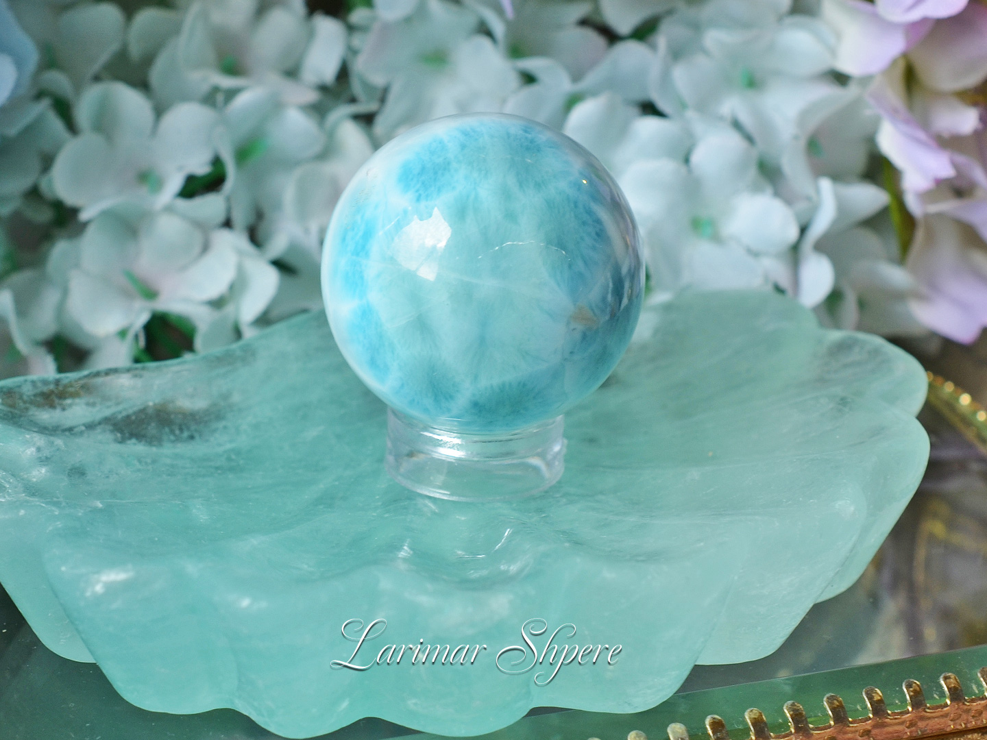 ラリマースフィアとシェル型フローライトトレイ