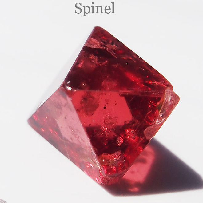 スピネル（尖晶石）Spinel